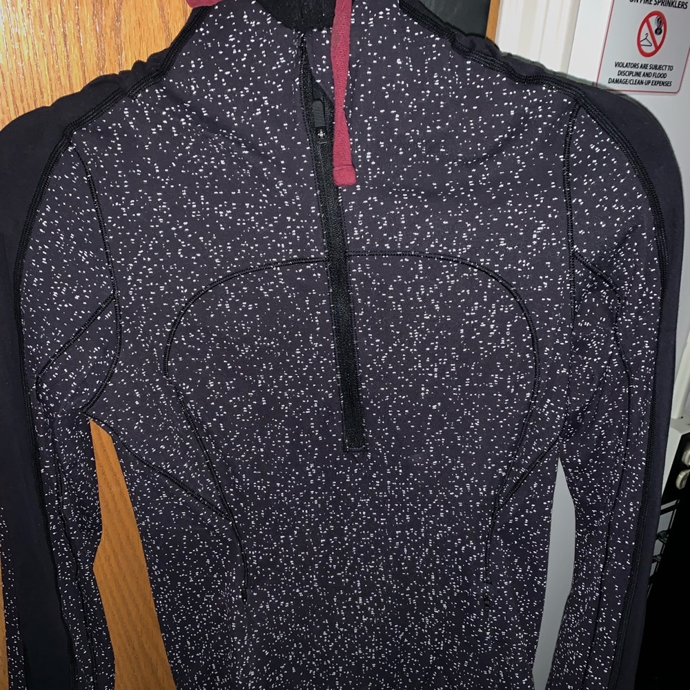 LULU LEMON PULL OVER